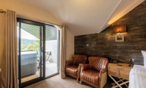 Lakes Hotel & Spa