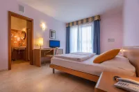 Hotel Garnì Orchidea - Uima-altaat