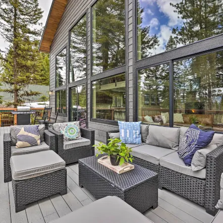 Family-Friendly Cabin: Pool Access, Bikes & Games