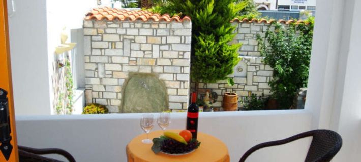 Vassiliki Rooms Hotels in Paros