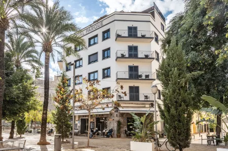 Hostal Parque Ibiza Отели в г. Roca Llisa