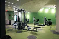 Lavish Apartment in the Heart of Louisville! Pool, Hot Tub, Gym, & Virtual Golf!