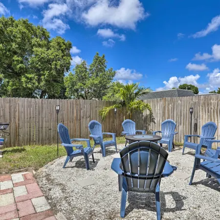2 Mi to Beach: Home w/ Screened Porch in Largo
