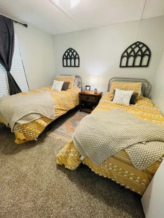 No Pets/Non Smoking 3-Bedroom Home in Counce with WiFi, AC Отели рядом с достопримечательностью «Парк штата Пиквик Ландинг»