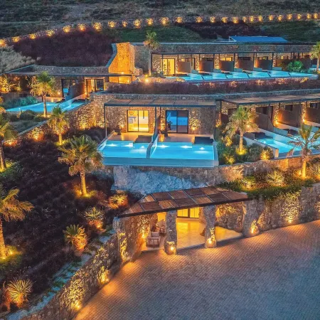 Ftelia Black Villas