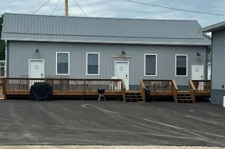 The perfect "Hideaway" from hectic everyday life in the heart of Buffalo County!