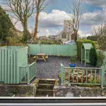 Esmor Cottage Hotel Exterior