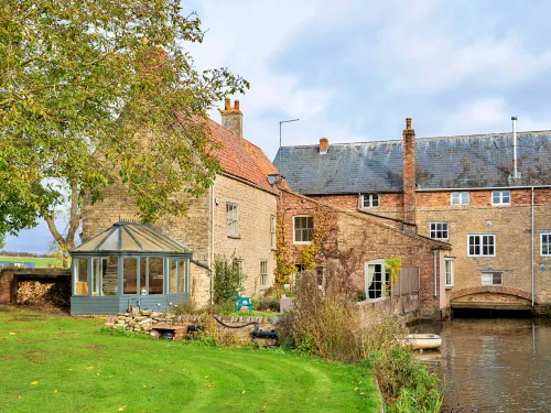 Islip Mill House - Beautiful Riverside Home - Boutique