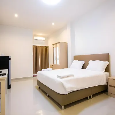 J-House Phetchaburi Hotels near Phra Ram Ratchaniwet (Wang Ban Puen)