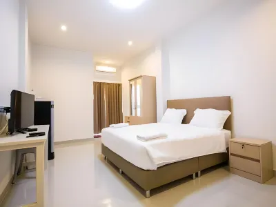 J-House Phetchaburi Hotel in zona Wat Mahathat Worawihan