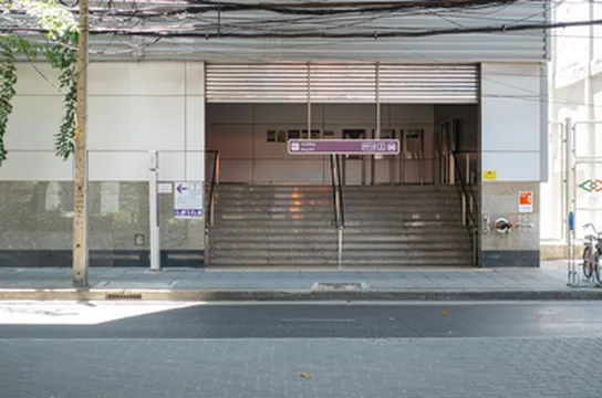 รูปภาพของB2 Large + Comfort full kitchen near MRT Bangson