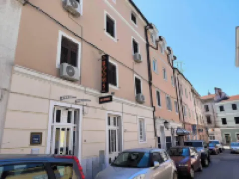 Omir Bed & Breakfast