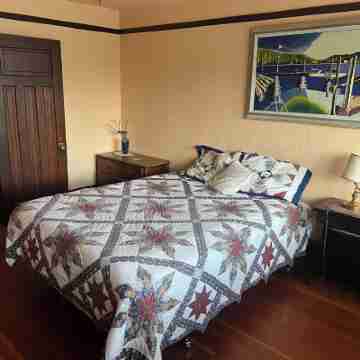 Columbia House - Near UO, Washburne Park & 4 blocks from Hayward Field Rooms