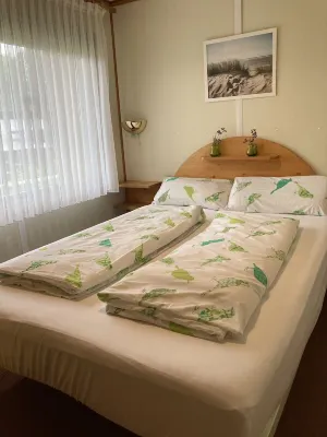 Idyllic vacation home away from the city noise directly on the Müritz arm