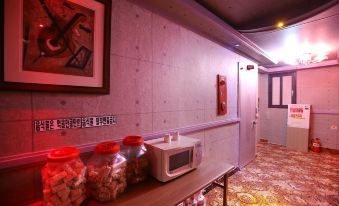 Jeungpyeong Gallery Self Check-in Motel