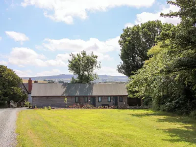 Stiper View Barn 2 Hotels near Bromlow Callow