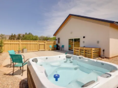 熱水浴缸和美景:距離錫安國家公園15英里的現代住宅 維爾京酒店