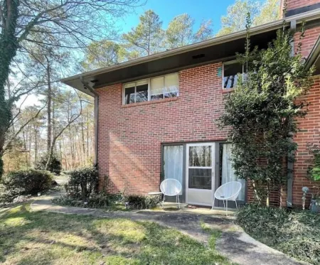 Guest Suite near UNC! Отели рядом с достопримечательностью «Университет Северная Каролина в Чапел Хилл»