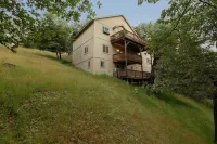 Alpine Retreat w/ Private Deck, Views, Outdoor Dining Alpen Drive by Avantstay