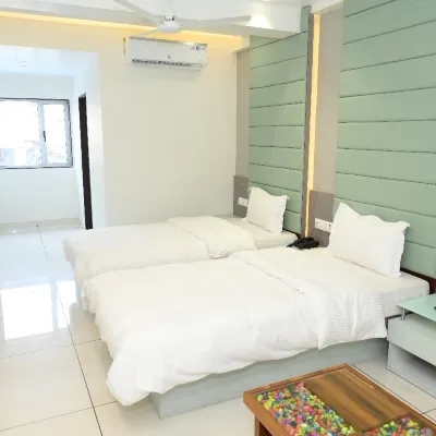 Hotel Parqotel Hotels near Vapi
