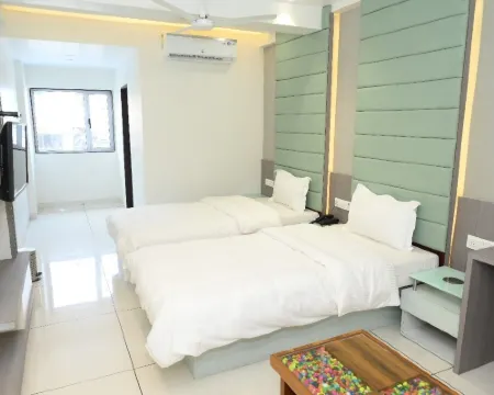 Hotel Parqotel Hotels in Vapi