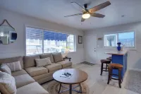 Catalina Island Duplex - Steps to Beach and Pier!