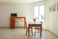 Appartement Cosy - Guer-Coëtquidan Hotels in Beignon