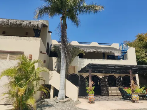 Villa Lunas de Mar, Secret Spot in Pescadero, Sleeps 10, 4 Bdrms, Pool Hotels in El Pescadero