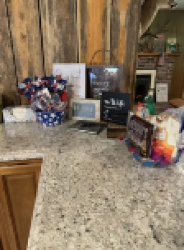 Charming 3-bedroom rustic cabin with WiFi in wonderful Williamsburg