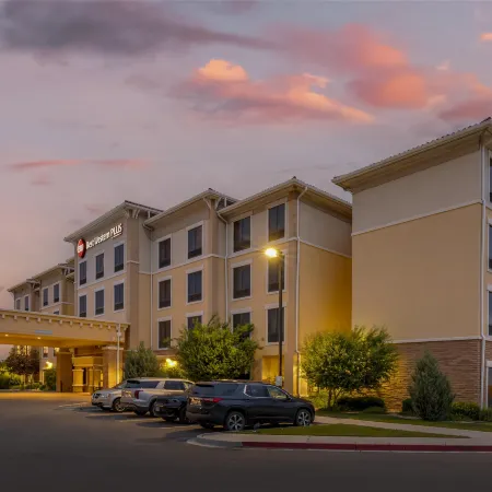 Best Western Plus Hudson Hotel  Suites Отели в г. Уэлд