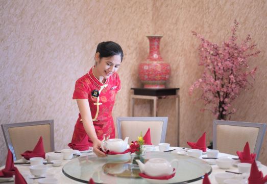 메릴린 파크 호텔의 고즈넉한 로비 전경