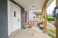 Queen City Retreat 1 - Cozy Home for 6 Near Attractions & Restaurants