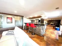 Cozy Holiday Retreat in Boulder w/ Steam Room, Fireplace & Mountain Views