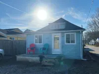 Little Blue on Second St! Cozy & close to the beach, pub, bar, and downtown! Hotels in Elgin County