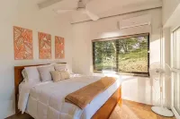 Luxury mountain top Villa! Отели в г. 