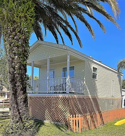 One bedroom cottage on the Homosassa River! Отели в г. Хомосасса