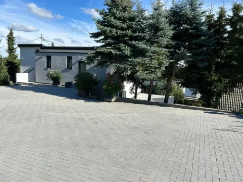 Modern vacation home in the countryside and close to the city!