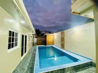Charming 3-bedroom pool house  with AC, WiFi in enchanting Tela