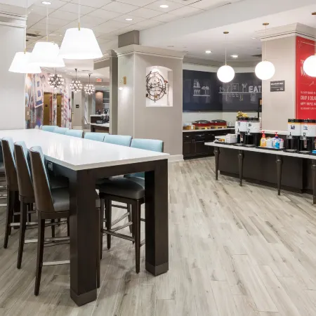 Hampton Inn & Suites Memphis at Beale Street