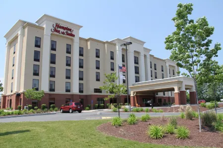 Hampton Inn & Suites Plattsburgh Отели в г. Платтсбург