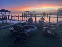 Kayak/Fish/Grill&Chill where River meets Ocean! Gameroom/Amenities/Pup Friendly!
