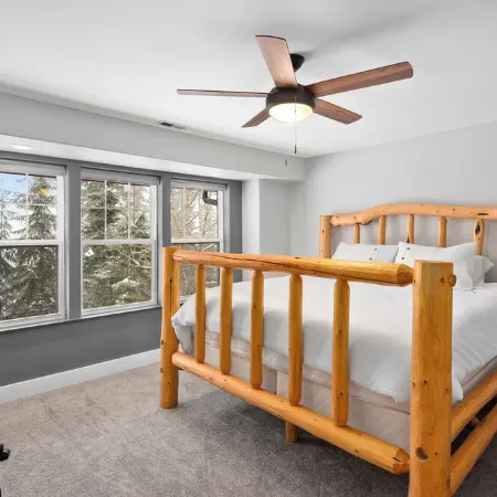 Schweitzer Mountain 3 bd Getaway