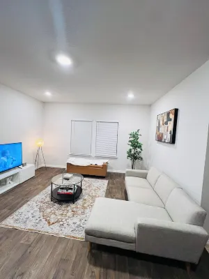 Classic Austin Crib Hotels in Manor