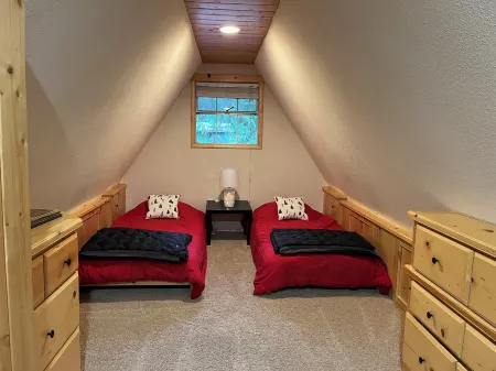 Enchanting A Frame Cabin in Baring - Perfect for a cozy getaway Отели в г. Баринг