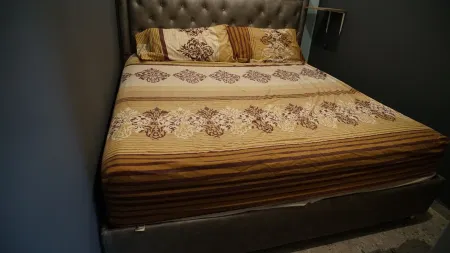 Grande Tiny House con Bañera, Agua Caliente, Lavadora/Secadora, y Cama King. Отели в г. Толу