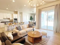 Fabulous 5 Bedrooms - New house with games room in Riverton Hotels in Riverton