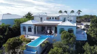 Designer Waterfront Villa with Sublime Views - Private & Exclusive. Free Kayaks. - Villas