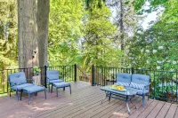 Riverfront Woodland Cabin: Wooded & Forested Views - 3-Star