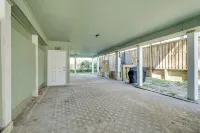 Condo w/ 2 Decks - Steps to Wrightsville Beach! - Parking