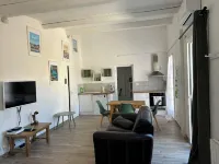 Grand Studio au Calme et à Proximité de Tout Hotel a Ollioules